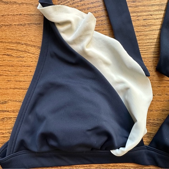 Boden Women’s Wireless bikini top blue And Ivory size 6 with ruffles And ruching - Picture 8 of 16